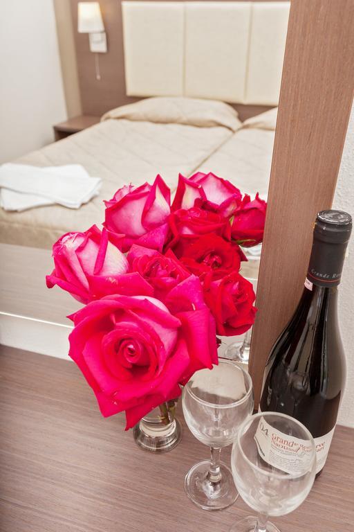Akti Fine Rooms Skopelos Town Bagian luar foto